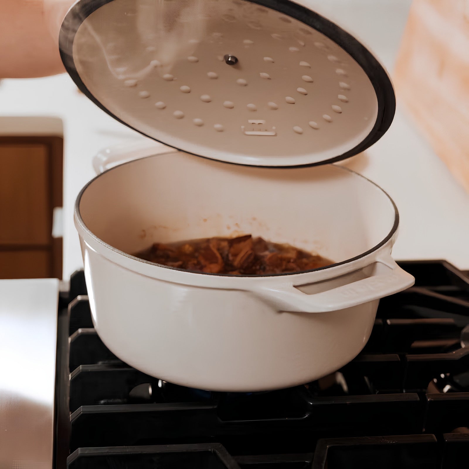 Enameled Cast Iron 5.5 qt. Round Dutch Oven - Antique White
