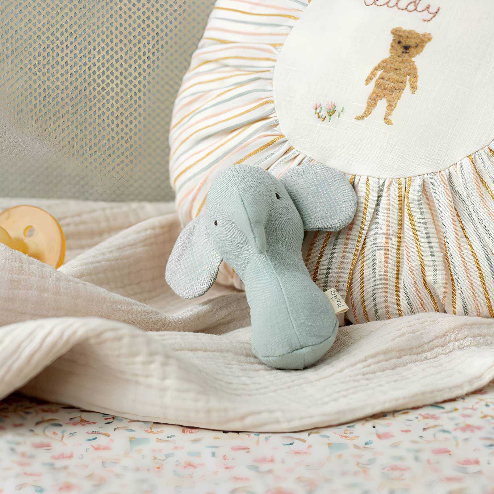 Lullaby Elephant rattle - Light dusty blue