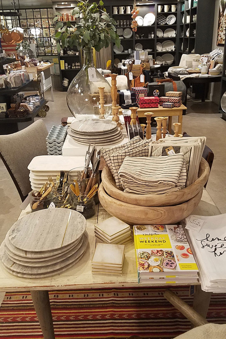 Wedding Registry - urbAna is a local boutique home goods store located in Phoenix, Arizona specializing in home decor, party supplies, furniture, gifts, tabletop, and barware.